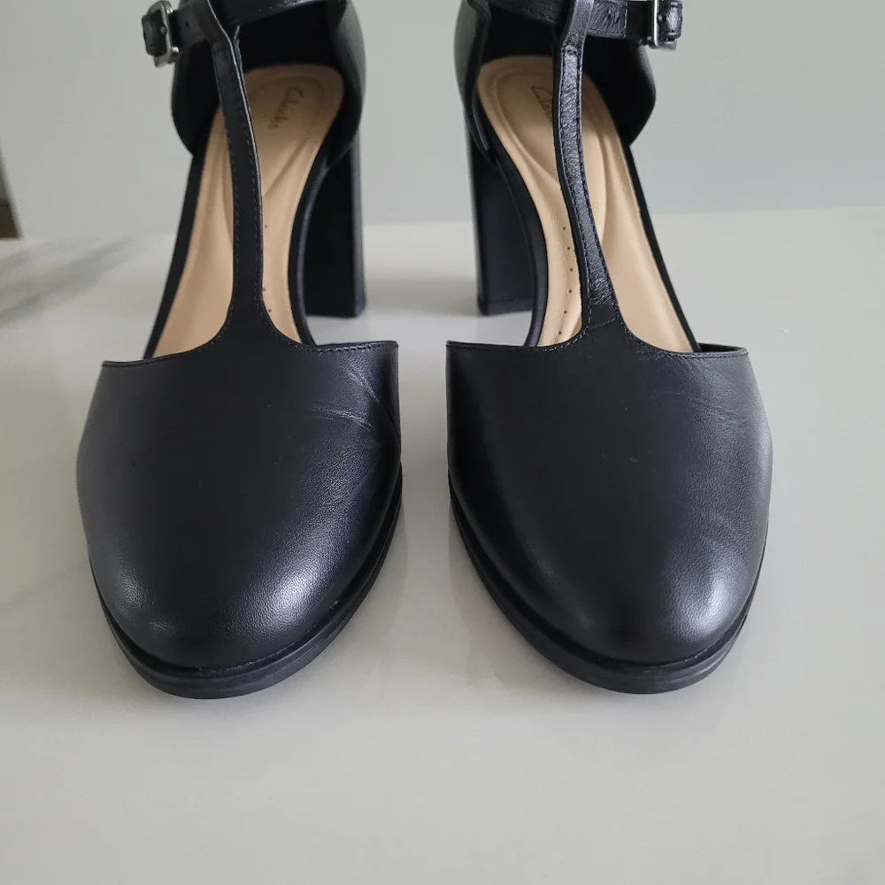 Clarks Black T-Strap Women's Heels - Picture 7 of 7
